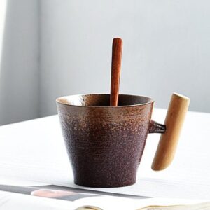 Kubek Ceramiczny Z Ręcznie Wykonaną Rączką - Styl Retro - Klasa i Elegancja