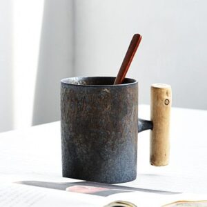 Kubek Ceramiczny Z Ręcznie Wykonaną Rączką - Styl Retro - Klasa i Elegancja
