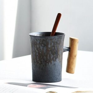 Kubek Ceramiczny Z Ręcznie Wykonaną Rączką - Styl Retro - Klasa i Elegancja