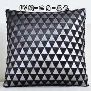 Poszewka na poduszkę z motywem geometrycznym