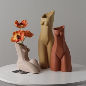 Kobiecość - Unikalny Ceramiczny Wazon