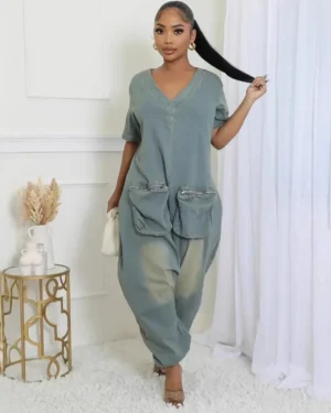 Luźny Kombinezon Jeansowy – Sprany Denim, Wygodne Kieszenie