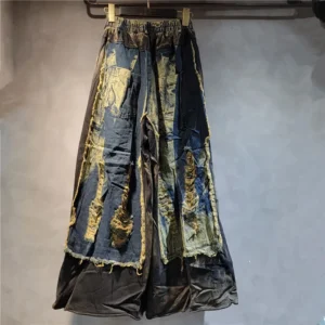 Damskie Jeansy z Naszywkami i Dziurami – Szerokie Nogawki, Modny Look
