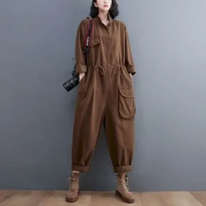 Oversize'owy kombinezon damski z długim rękawem – stylowy, jednoczęściowy