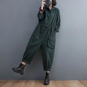 Oversize'owy kombinezon damski z długim rękawem – stylowy, jednoczęściowy