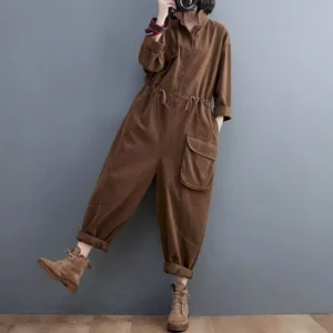 Oversize'owy kombinezon damski z długim rękawem – stylowy, jednoczęściowy