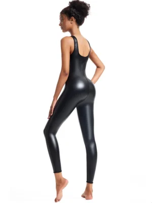 Jednoczęściowy  Kombinezon Damski ze Sztucznej Skóry – Fitness i Stylowy Look