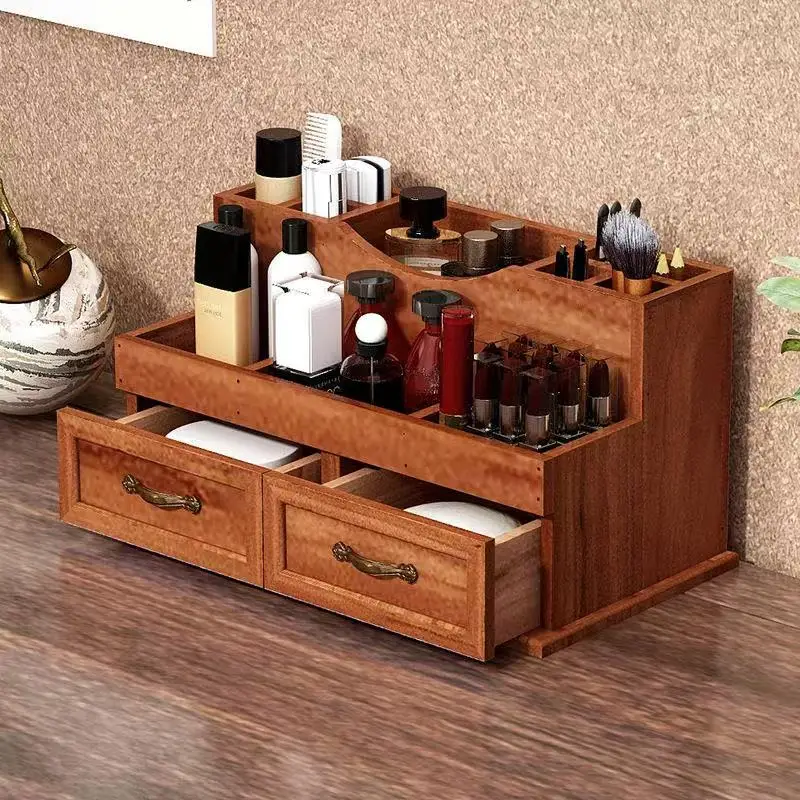 Drewniany organizer na kosmetyki z bocznymi przegródkami - ujęcie produktu