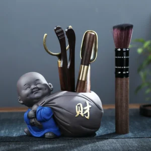 Organizer na akcesoria do herbaty z figurką małego mnicha - ujęcie produktu