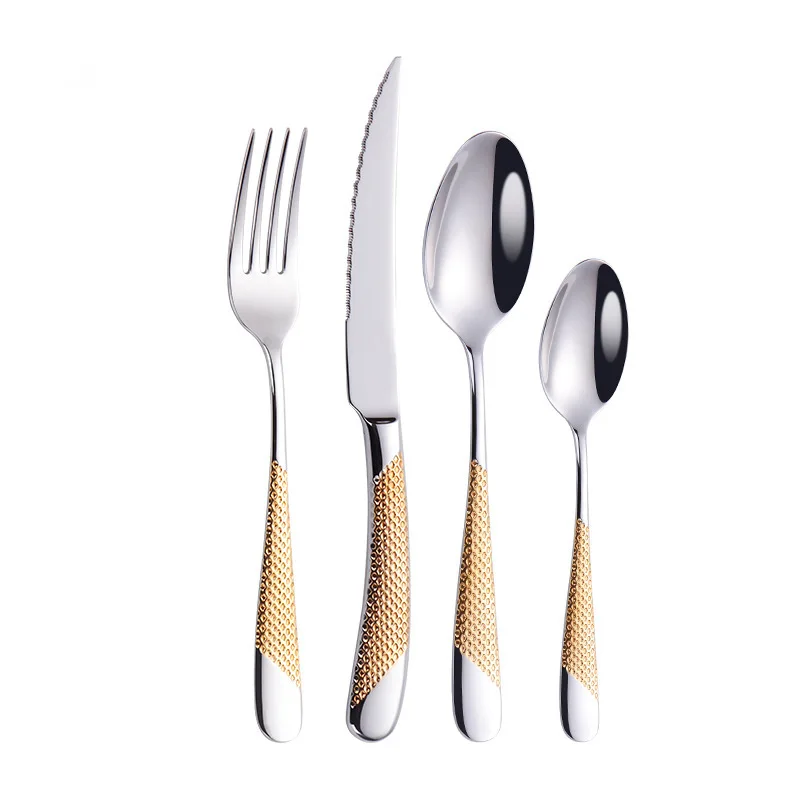 Złoty zestaw sztućców
