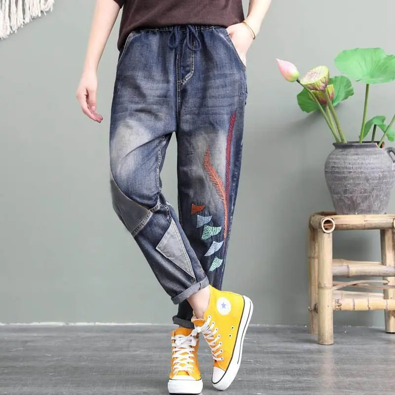 Jeansy damskie baggy plus size, z elastycznego denimu, z haftem
