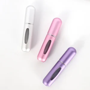 Atomizer podróżny na perfumy z okienkiem poziomu płynu - ujęcie produktu