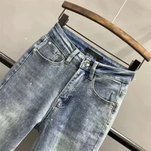 Jeansy damskie slim fit z wysokim stanem, z elastycznego denimu, z haftem