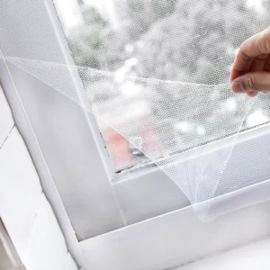 Moskitiera na okno z jasną siatką - ujęcie produktu