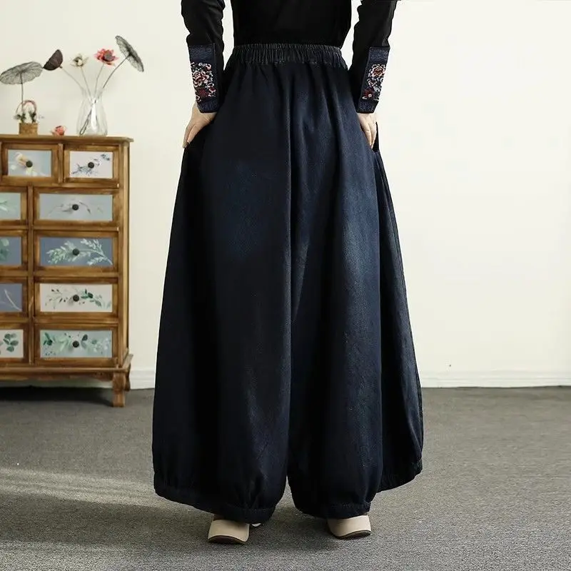 Jeansy damskie baggy z wysokim stanem, z elastycznego denimu, z haftem