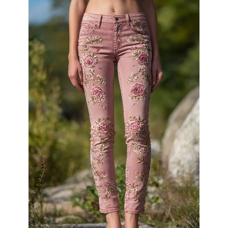 Jeansy damskie z wysokim stanem, z elastycznego denimu, z kwiatowym wzorem