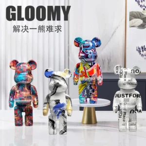 Figurka misia w kolorowe wzory graffiti, dekoracja na komodę - ujęcie produktu
