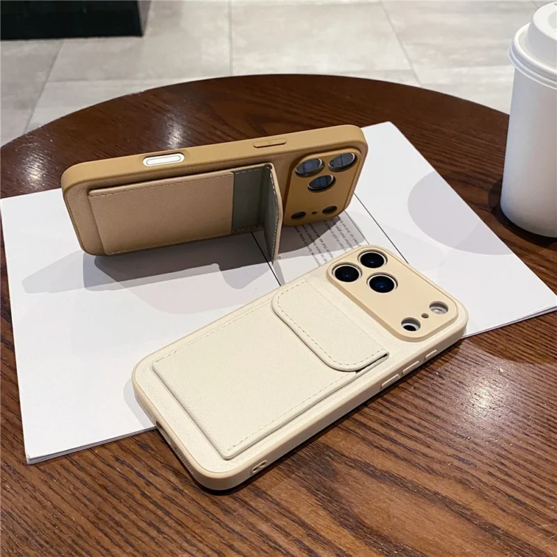 Etui do iPhone z wsuwaną kieszenią na karty - ujęcie produktu