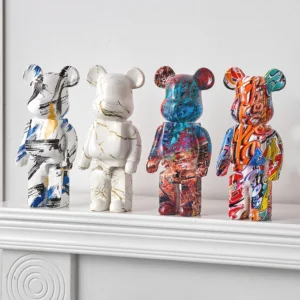 Figurka misia w kolorowe wzory graffiti, dekoracja na komodę - ujęcie produktu