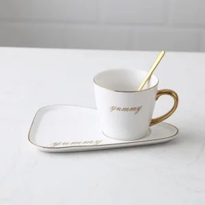 Zestaw do parzenia herbaty porcelanowy, z filiżankami, z tacą