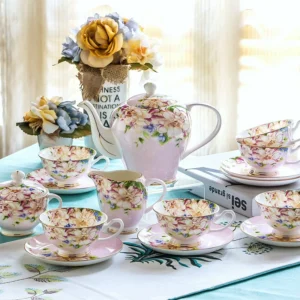 Zestaw do parzenia herbaty porcelanowy, z czajnikiem, z filiżankami
