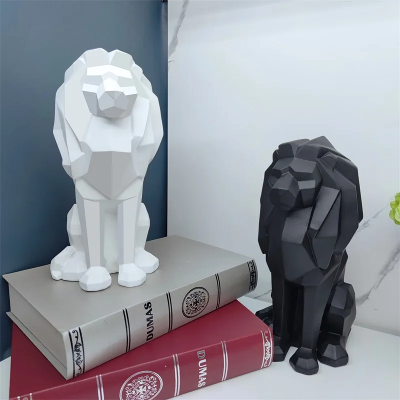 Figurka siedzącego lwa z żywicy, geometryczna dekoracja - ujęcie produktu