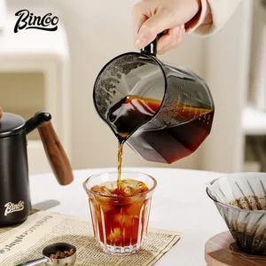 Stojak do kawy przelewowej z uchwytem na dripper - ujęcie produktu