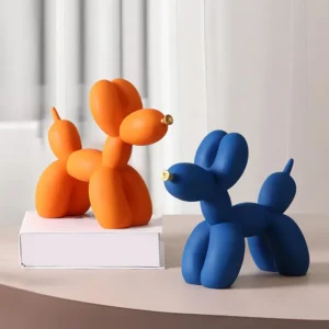 Figurka czarnego psa balonowego, dekoracja ze złotymi detalami - ujęcie produktu
