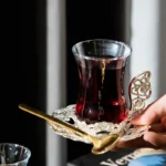Filiżanka do kawy i herbaty szklana, ze spodkiem, w stylu vintage