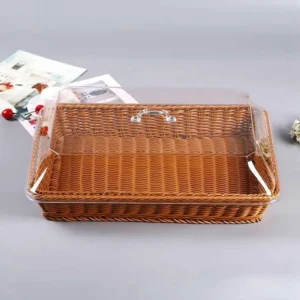 Pleciony kosz z przezroczystą pokrywką i uchwytem - ujęcie produktu