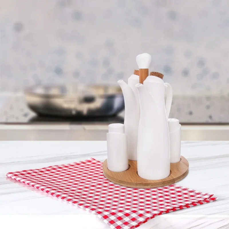 Porcelanowy zestaw przyprawników ze stojakiem 5 el.