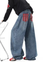 Czerwone jeansy damskie baggy z wysokim stanem, z kieszeniami, w kratę