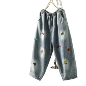 Jeansy damskie baggy z elastycznego denimu, z haftem, z kwiatowym wzorem
