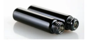 Podróżny atomizer do perfum w podłużnej obudowie - ujęcie produktu