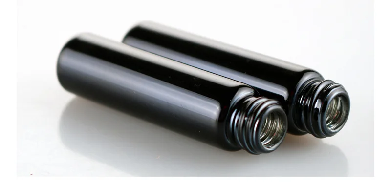 Podróżny atomizer do perfum w podłużnej obudowie - ujęcie produktu