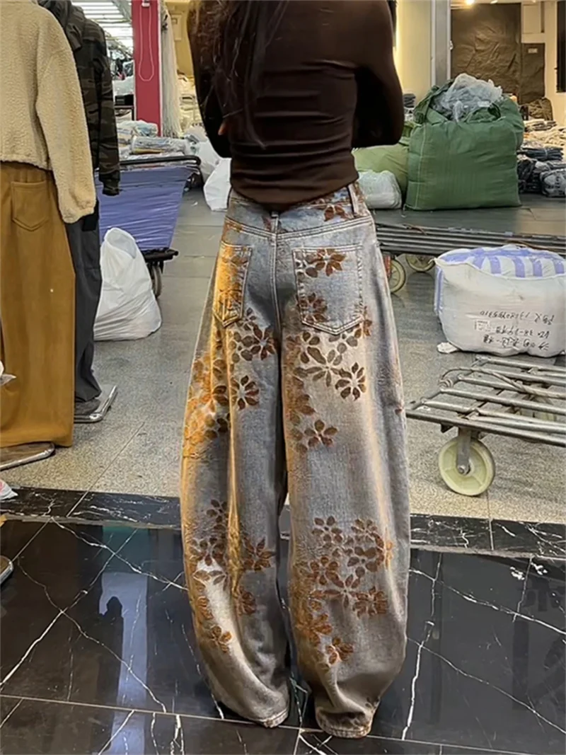 Jeansy damskie baggy z wysokim stanem, z haftem, z kwiatowym wzorem