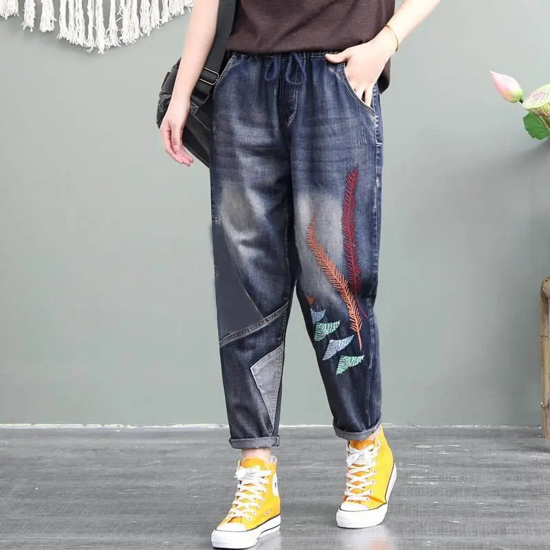 Jeansy damskie baggy plus size, z elastycznego denimu, z haftem