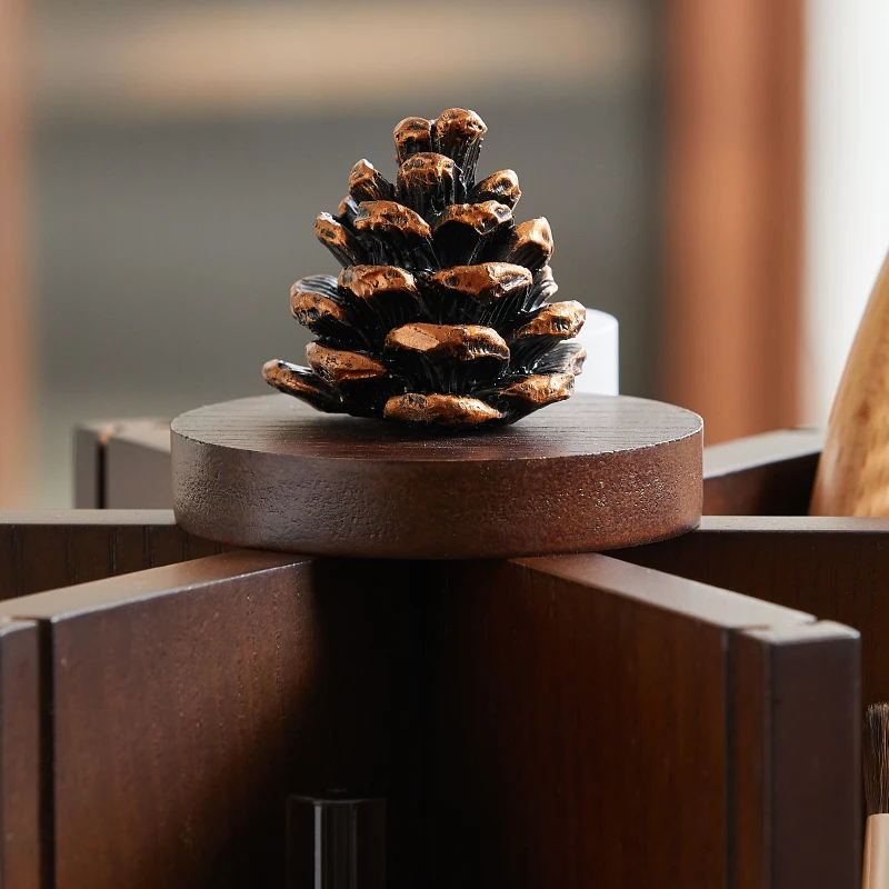 Organizer obrotowy na pędzle z pionowymi przegródkami - ujęcie produktu