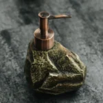 Dozownik do mydła ceramiczny, w stylu stone, z pompką