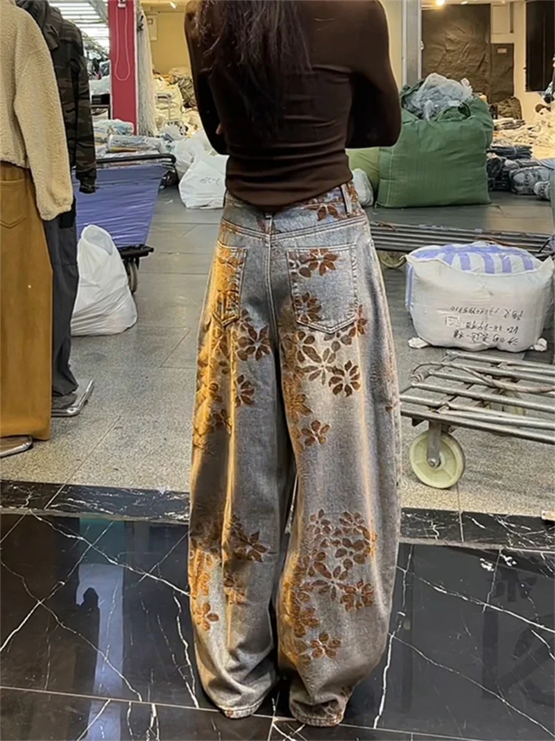 Jeansy damskie baggy z wysokim stanem, z haftem, z kwiatowym wzorem