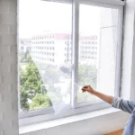 Moskitiera na okno z jasną siatką - ujęcie produktu