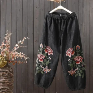 Jeansy damskie z wysokim stanem, z haftem, w stylu retro