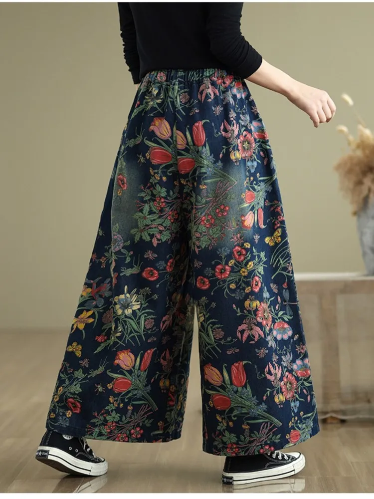 Jeansy damskie baggy z elastycznego denimu, z kwiatowym wzorem