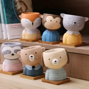 Doniczka ceramiczna z motywem zwierzęcej twarzy - ujęcie produktu