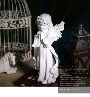 Figurka stojącego aniołka ze złożonymi dłońmi, ozdoba na półkę - ujęcie produktu