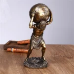 Figurka Atlas z żywicy w stylu greckim