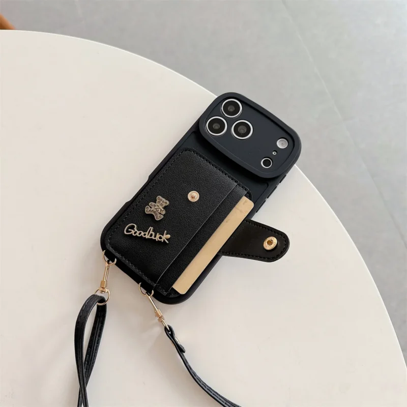 Etui do iPhone z kieszenią na karty i paskiem - ujęcie produktu