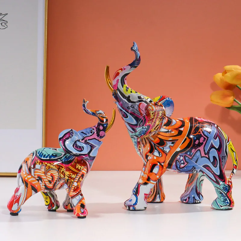 Figurka byka z żywicy w kolorowe wzory, dekoracja pop art - ujęcie produktu