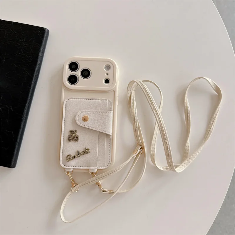 Etui do iPhone z kieszenią na karty i paskiem - ujęcie produktu