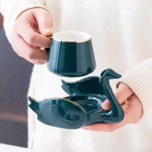Filiżanka do kawy i herbaty ceramiczna, ze spodkiem, z motywem łabędzia